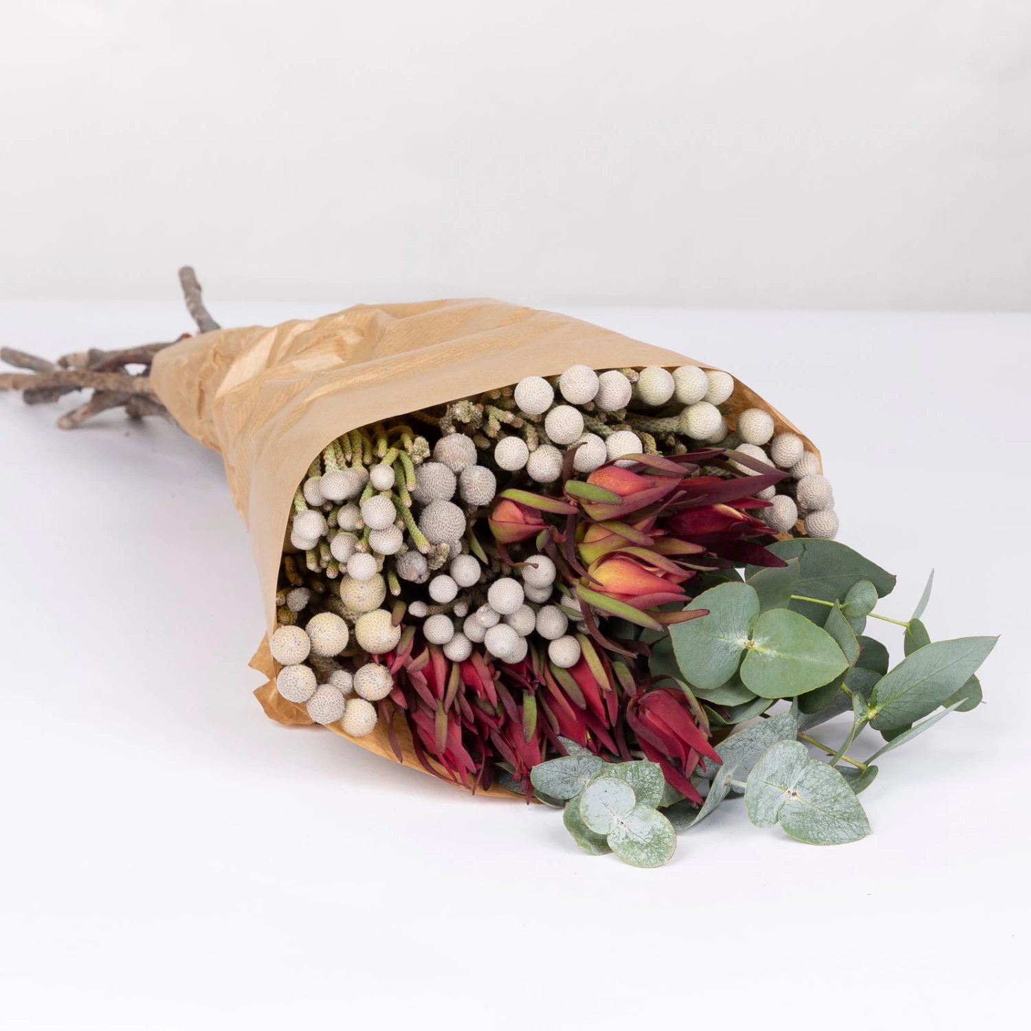 Blumenbund Eukalyptus Mit Brunia Und Kapgrün, Inkl. Grußkarte – Bild 2